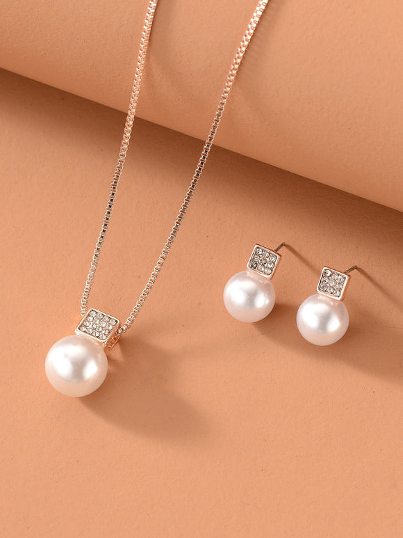 Silver pearl necklace & Earring set