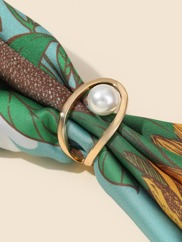 Gold scarf holder with pearl