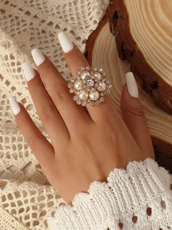 Flower and pearl ring